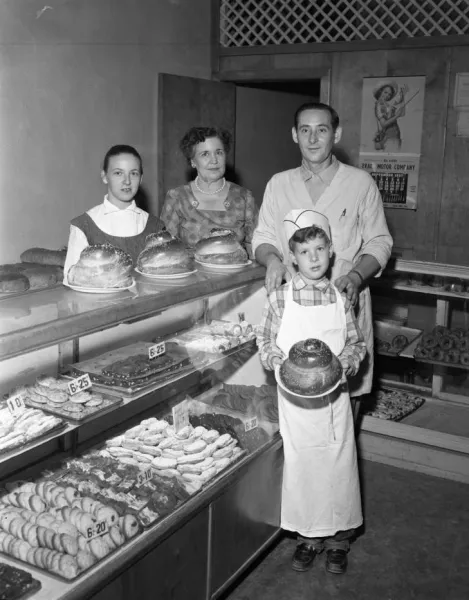 The Port family and the Columbia Bakery