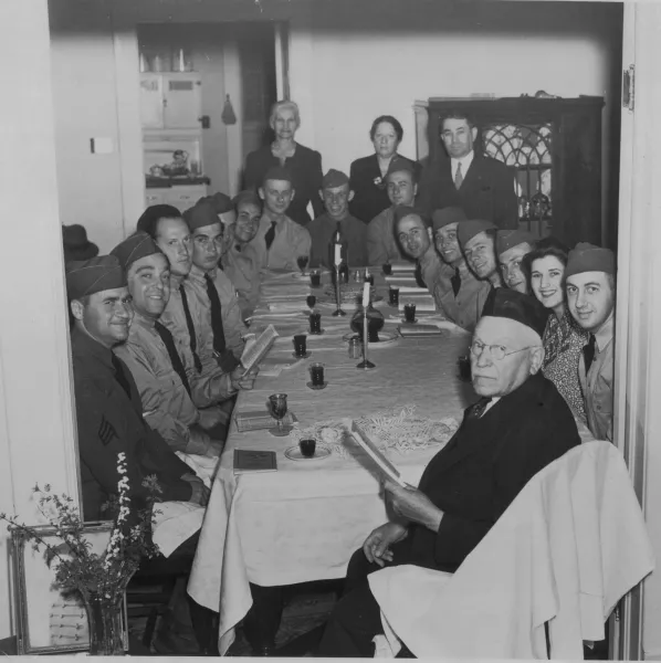 Rabbi Karesh and soldiers