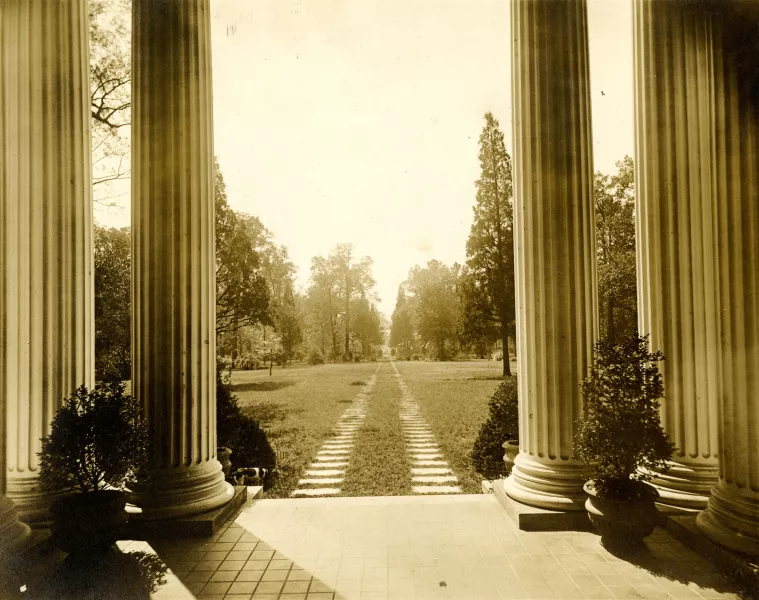 Pinewood (Elizabeth) Avenue from the steps of Heath Mansion, circa 1914.