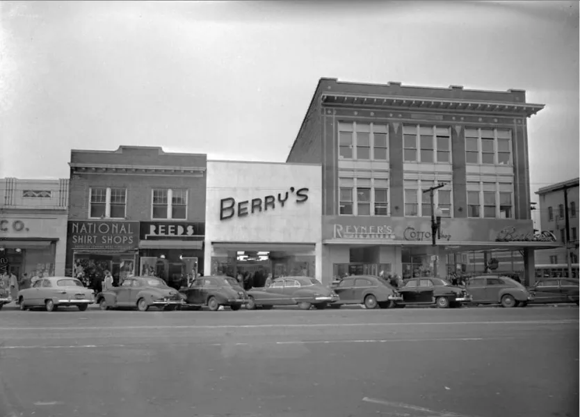 Berry's on Main at 1608 Main seen in 1949 before its expansion to the neighboring Manson building. 