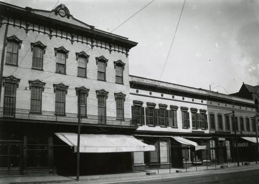 1500 block of Main Street, 1895.
