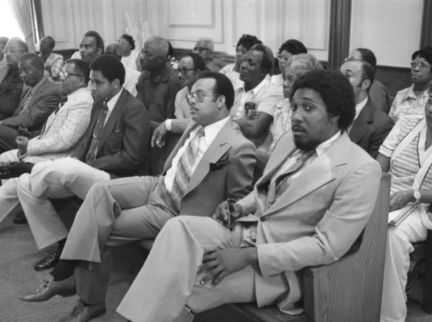 Booker Washington Heights residents at City Hall, 1977. (The State Newspaper Photograph Archive, Richland Library)